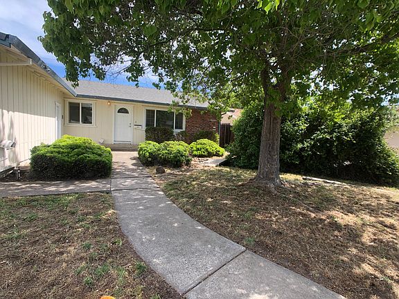 2nd image of 1713 Tanglewood Ln