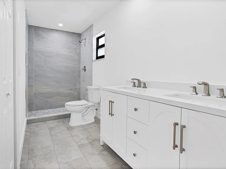 391 NW 58th Ave — Photo 36