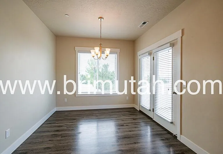 4645 S Locust Ln #10 — Photo 6