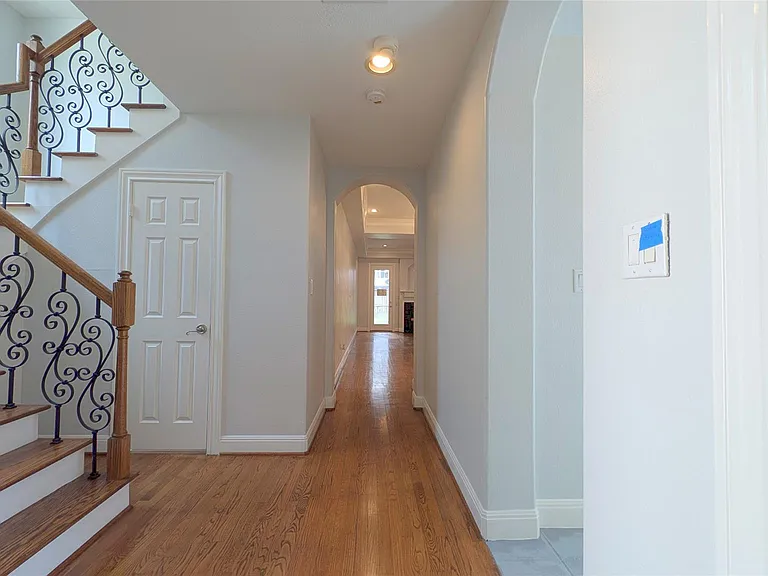 1307 Riverine Ct — Photo 4