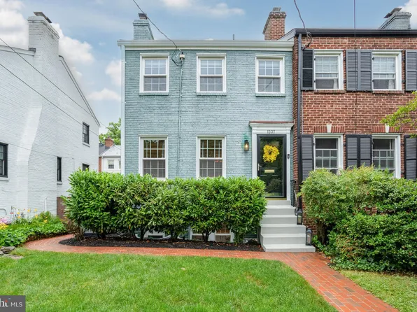 1207 Powhatan St, Alexandria, VA 22314