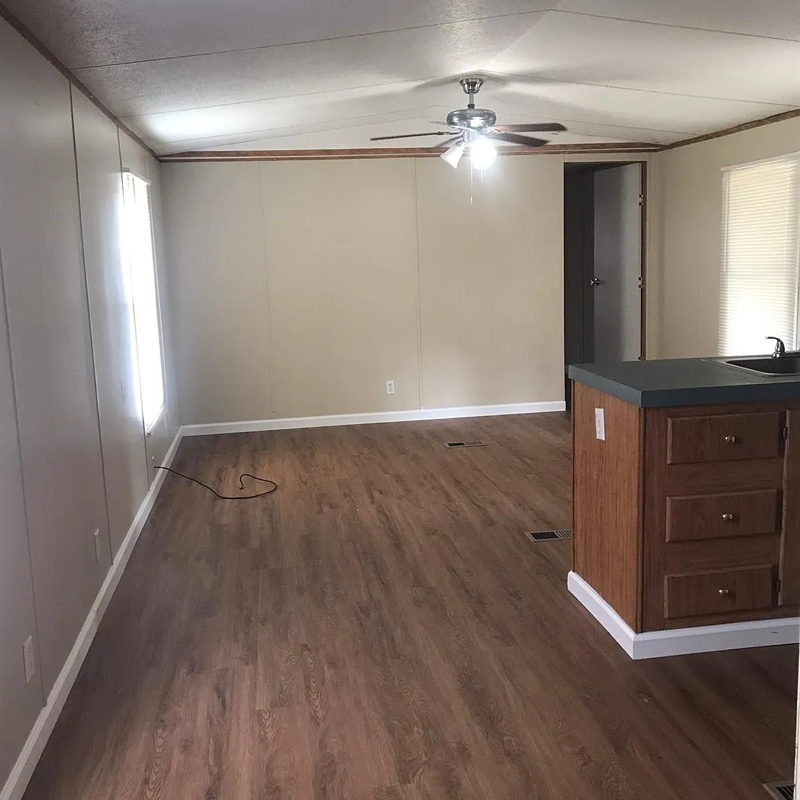 2 bed, 1.0 bath, 840 sqft, $1,000 — Photo 2