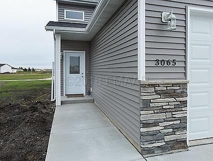 2nd image of 3208 36th Ave S