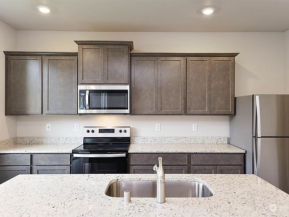 5th image of 8612 13th Avenue Ct E