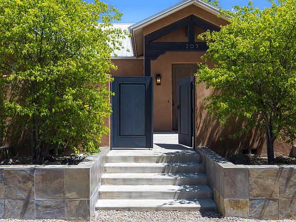 2nd image of 205 Rancho Alondra Rd