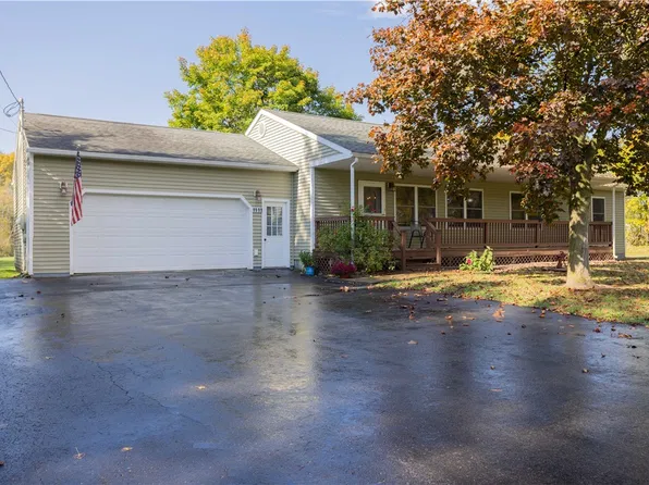 1999 Daansen Rd, Palmyra, NY 14522