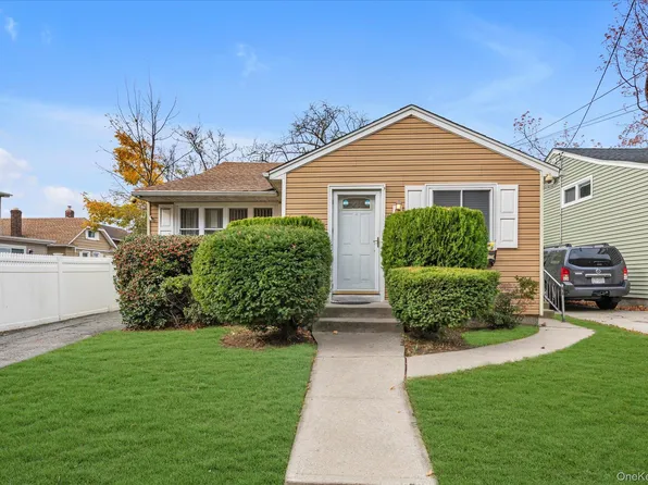 732 128th Street, College Point, NY 11356