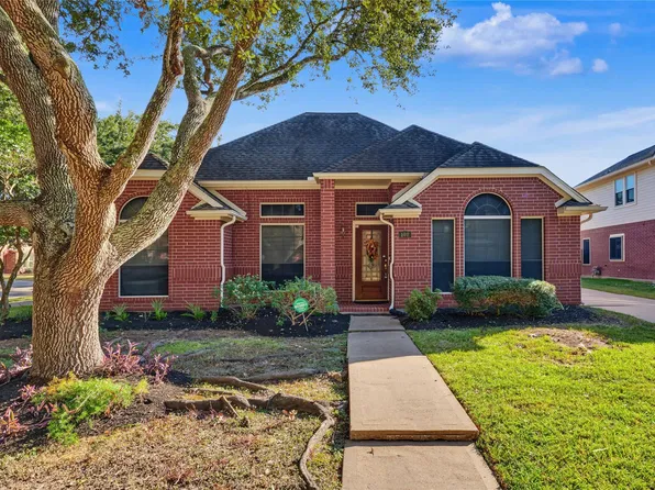 102 Crimson Bay Dr, League City, TX 77573