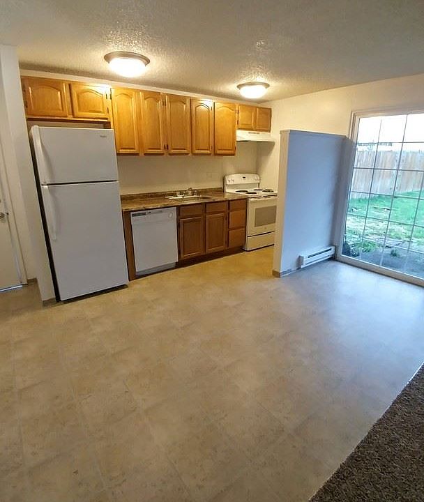 1st image of 1410 Alanna Dr SE APT 06A