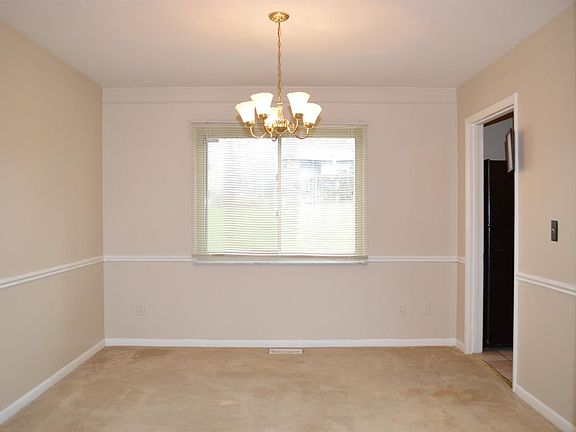 4th image of 586 Bessinger Dr