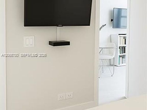 2nd image of 2301 Collins Ave #Cu-636
