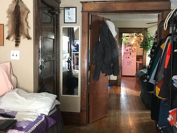 2nd image of 811 28th Ave S APT 2
