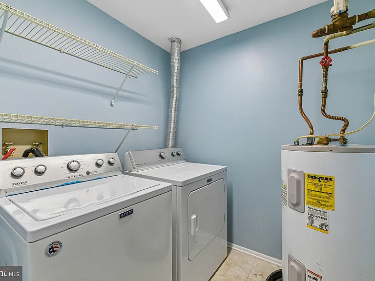 18131 Chalet Dr #301 — Photo 39