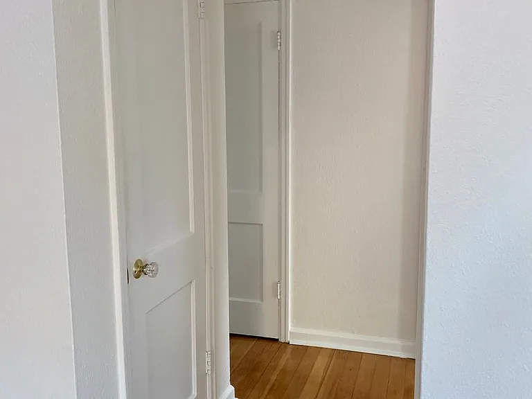 2400 N Killingsworth St — Photo 11