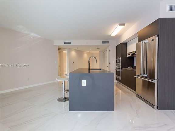 5th image of 9821 E Bay Harbor L 302