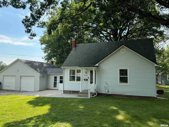 525 Hickory Grove Ctr, Quincy, IL 62305