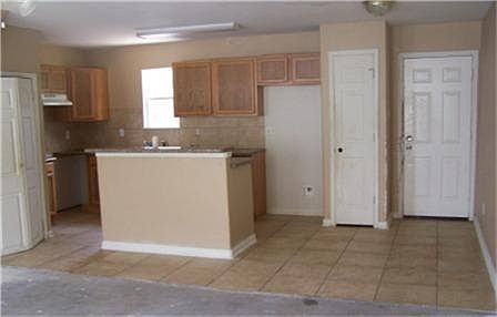 5th image of 1511 Stone Village Dr