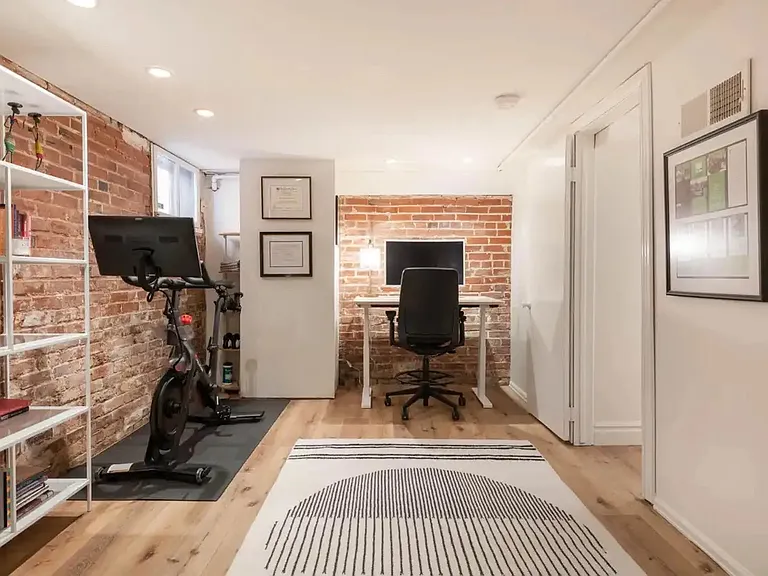 4631 Batavia Pl — Photo 3