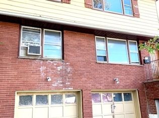 441 W 1st Ave, Roselle, NJ 07203