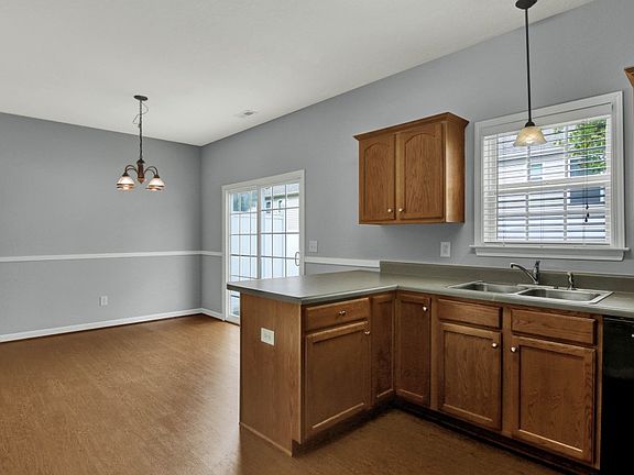 5th image of 550 Calen Ln