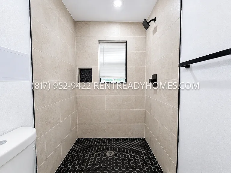 1510 W Jefferson Blvd #208 — Photo 8