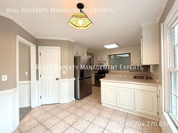 5th image of 9315 Pebble Creek Way