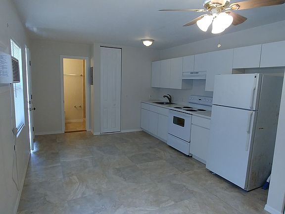 3rd image of 2189 Bay St #2
