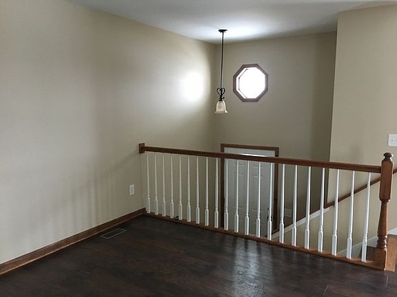 4th image of 311 Meadows Dr #311