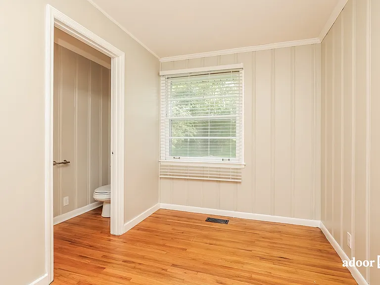 1332 Cheshire Dr — Photo 9