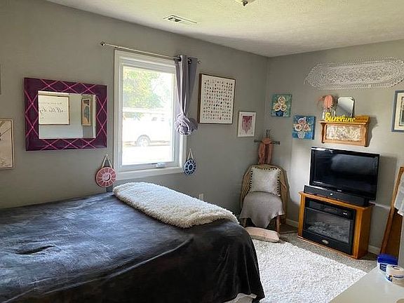 2nd image of 1603 A Ave