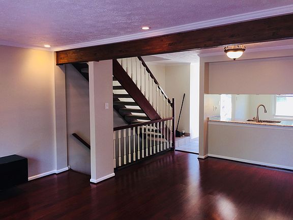 2nd image of 2603 Hawthorne Dr