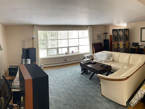 3rd image of 6 Partridge Ln