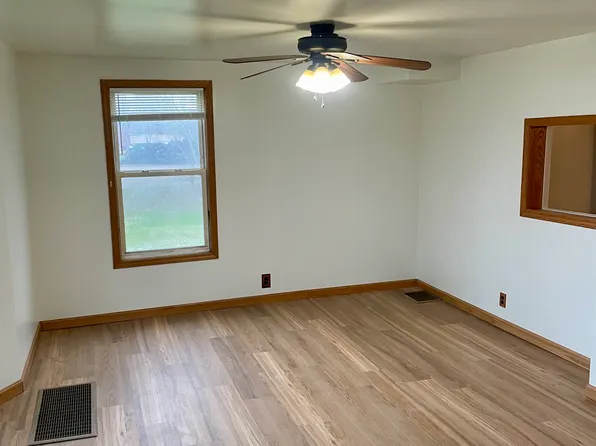 954 Center St #954, Grafton, OH 44044