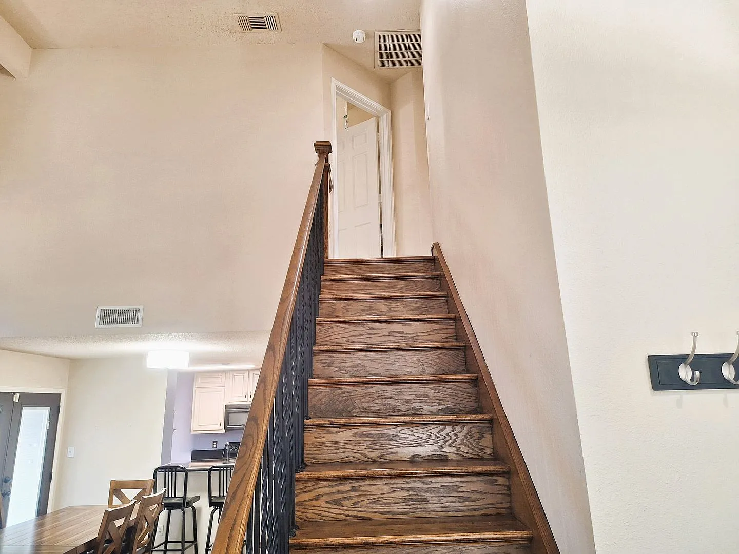 Charming 2-Bedroom Condo in Desirable Riverwalk Community — Photo 2