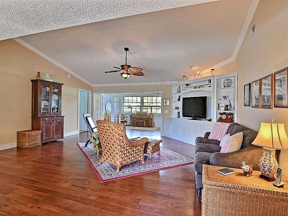 4th image of 124 Prestwick Cir
