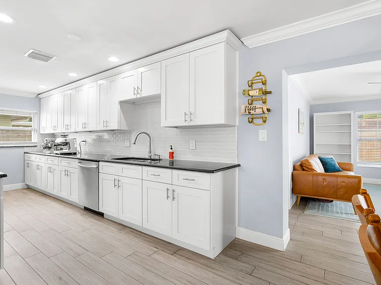 2376 Forest Dr — Photo 11