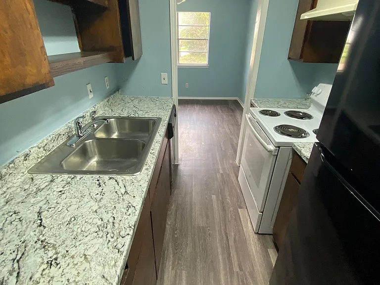 529 E Norwood Cir #529 — Photo 4