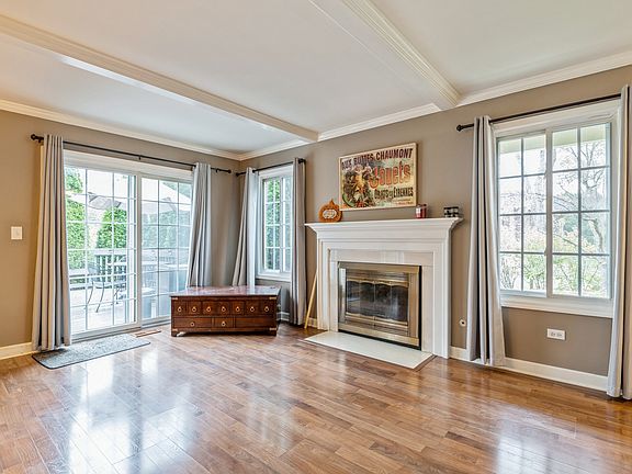 2nd image of 922 Surrey Ln #922