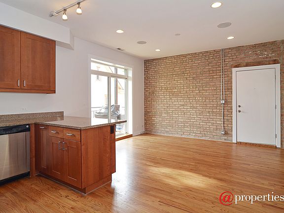 Kitchen / Living Room