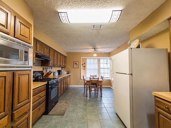 3rd image of 5918 Ozark Trail Ln