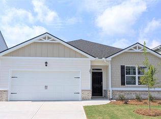 186 Champlain Rd, Hoschton, GA 30548