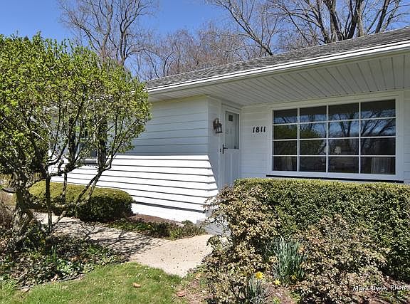 4th image of 1811 Kingsway Dr S