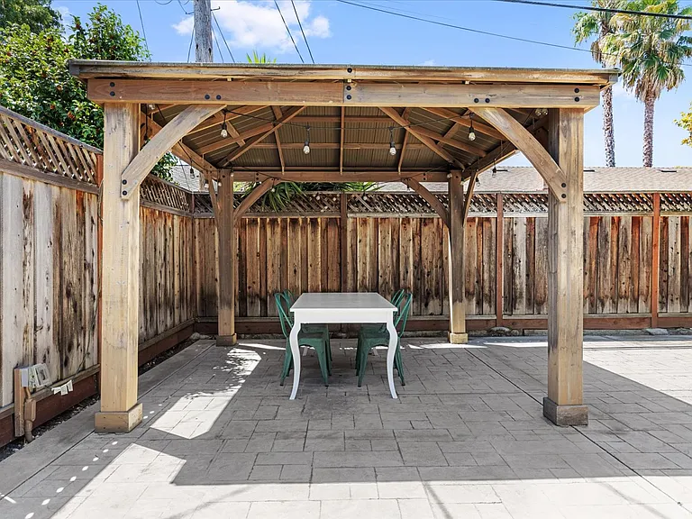 2464 Aram Ave — Photo 23