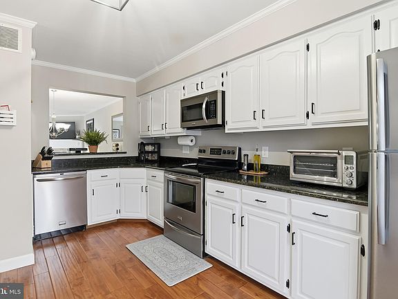 3rd image of 4717 Weatherhill Dr