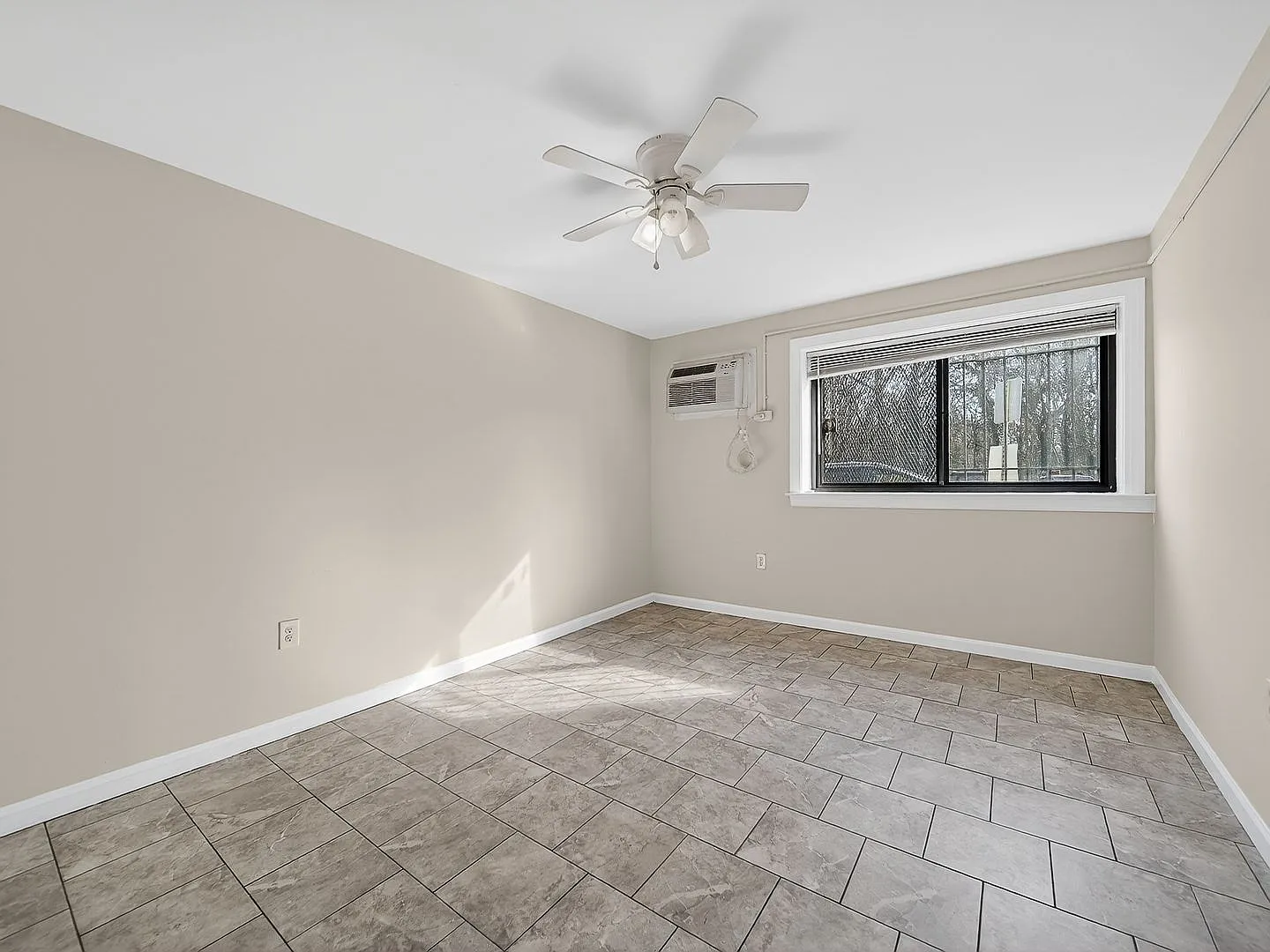 3111 Naylor Rd SE — Photo 4