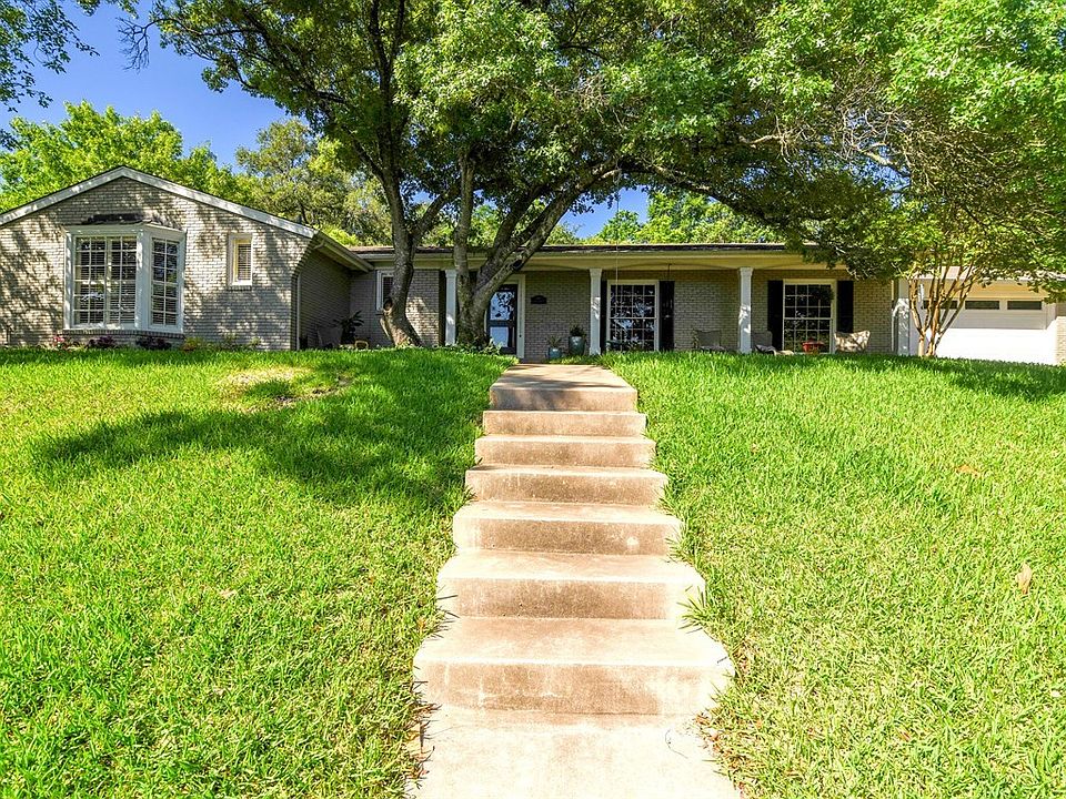 1st image of 3417 Mount Barker Dr
