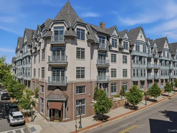 55 1st Street #313, Pelham, NY 10803