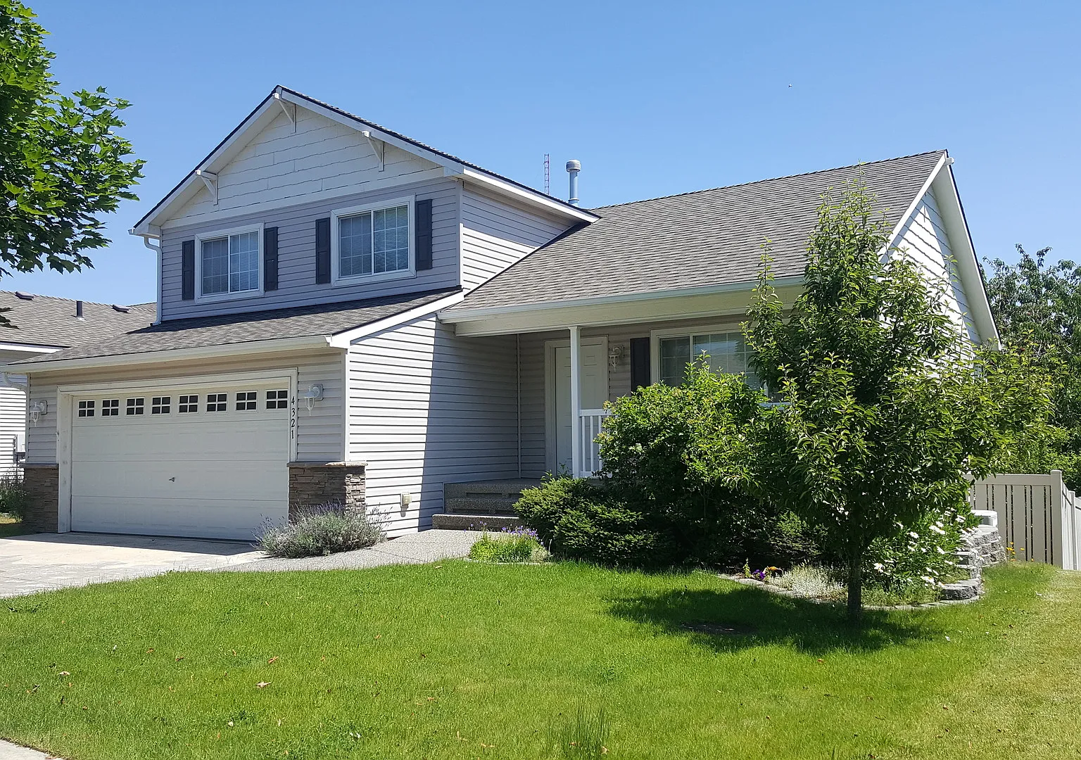 Upper South Hill 3 bed 2.5 bath home — Photo 1