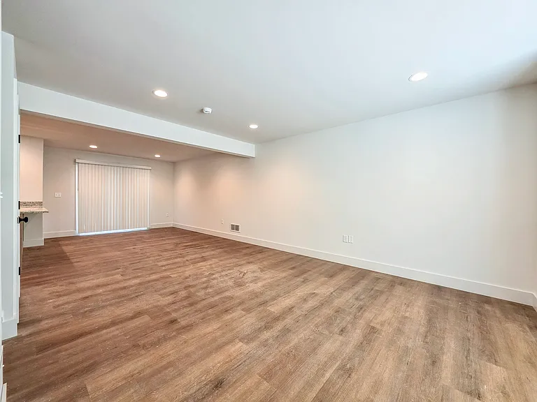 267 Locust St — Photo 10