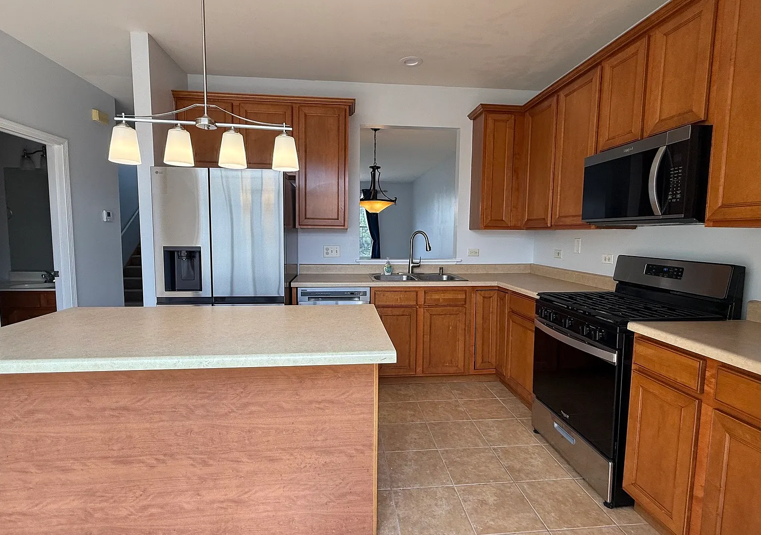 2 bed, 1.5 bath, 1568 sqft, $2,200 — Photo 4